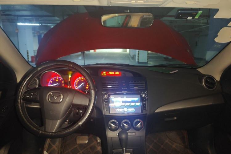 Used Mazda 3 2013 Hatchback 1.6L Automatic Elite Model Center Console