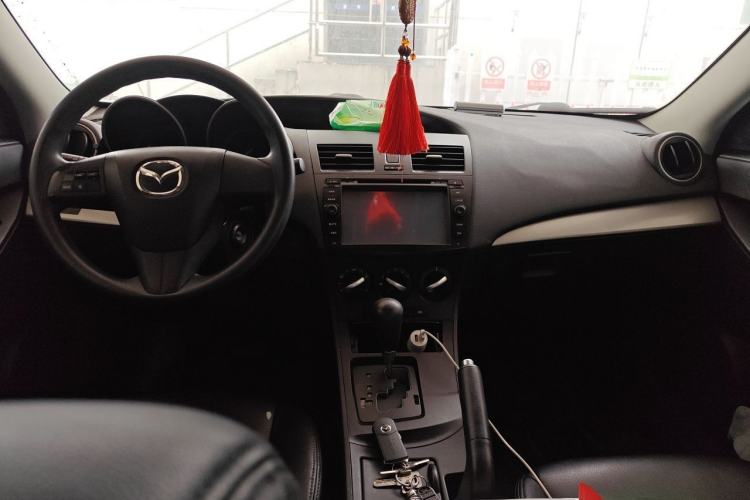 Used Mazda 3 2013 Hatchback 1.6L Automatic Elite Model Center Console