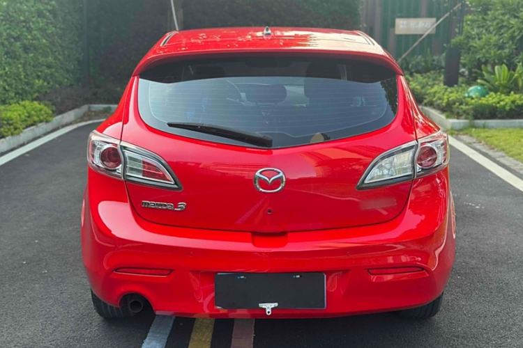 Used Mazda 3 2013 Hatchback 1.6L Automatic Elite Model Exterior 7