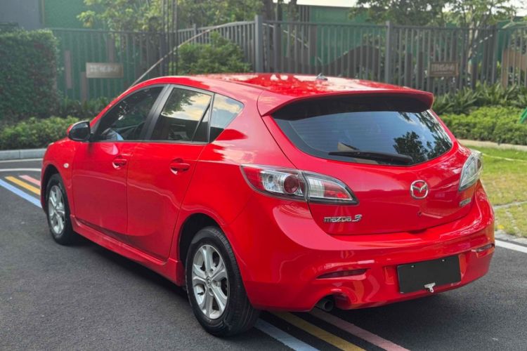 Used Mazda 3 2013 Hatchback 1.6L Automatic Elite Model Exterior 8