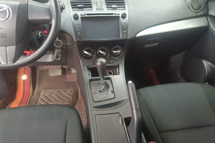Used Mazda 3 2013 Hatchback 1.6L Automatic Elite Model Gear Lever