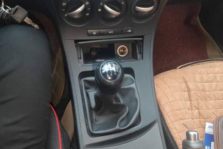 Used Mazda 3 2013 Sedan 1.6L Manual Elite Model Gear Lever