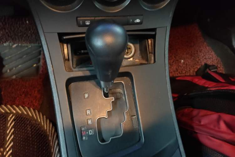 Used Mazda 3 2013 Hatchback 1.6L Automatic Elite Model Gear Lever