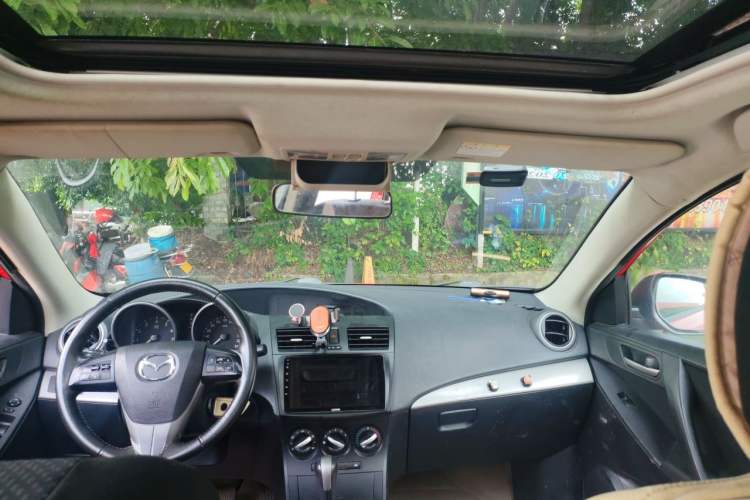 Used Mazda 3 2013 Sedan 1.6L Automatic Elite Model Headliner
