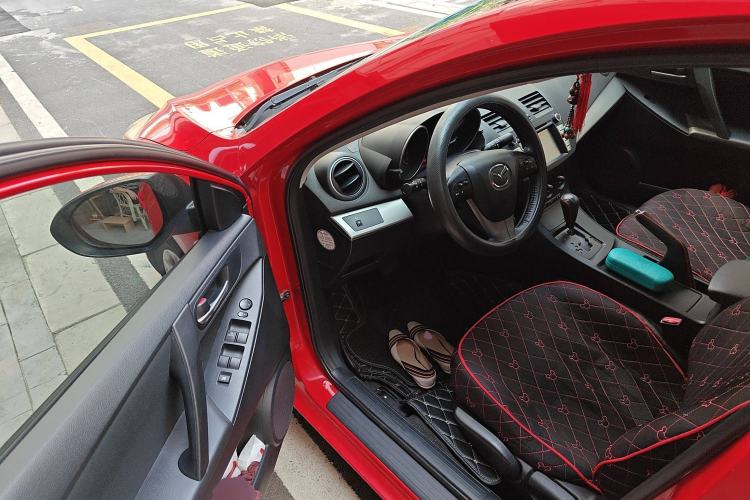 Used Mazda 3 2013 Sedan 1.6L Automatic Elite Model Interior 3