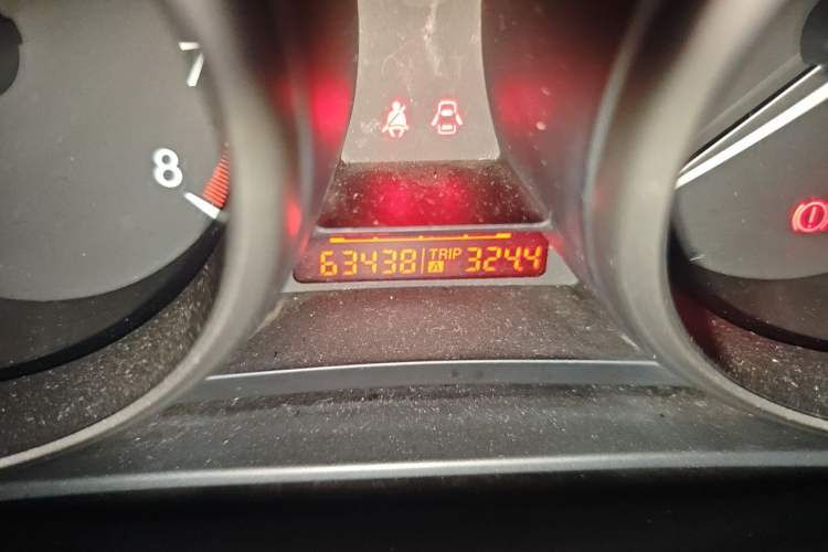 Used Mazda 3 2013 Sedan 1.6L Automatic Elite Model Odometer Close Up