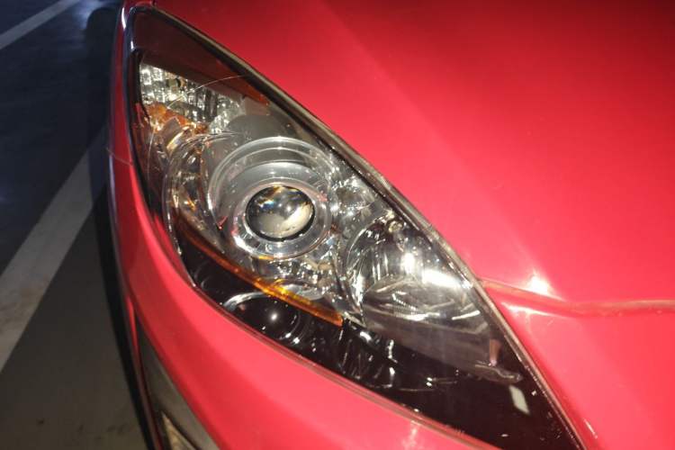 Used Mazda 3 2013 Hatchback 1.6L Automatic Elite Model Right Front Headlight