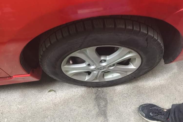 Used Mazda 3 2013 Hatchback 1.6L Automatic Elite Model Right Front Wheel Hub