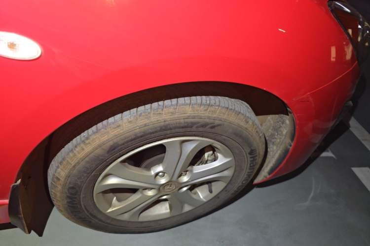 Used Mazda 3 2013 Hatchback 1.6L Automatic Elite Model Right Front Wheel Hub