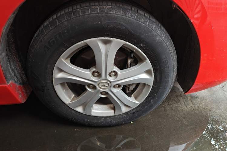 Used Mazda 3 2013 Hatchback 1.6L Automatic Elite Model Right Front Wheel Hub