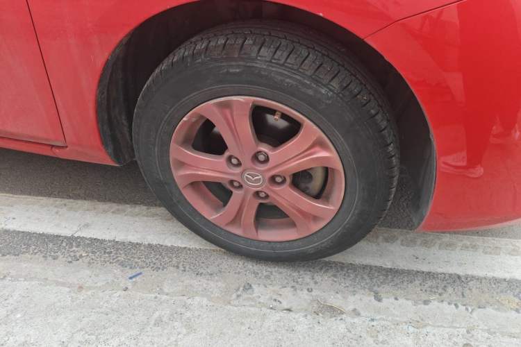 Used Mazda 3 2013 Sedan 1.6L Manual Elite Model Right Front Wheel Hub