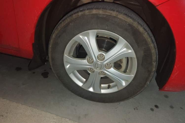 Used Mazda 3 2013 Sedan 1.6L Manual Elite Model Right Front Wheel Hub