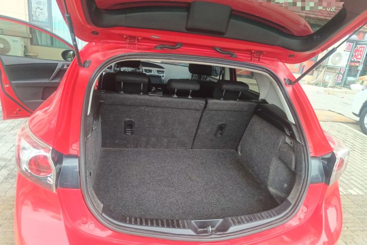 Used Mazda 3 2013 Hatchback 1.6L Automatic Elite Model Trunk