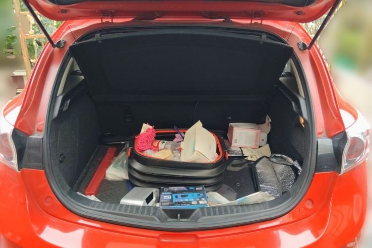 Used Mazda 3 2013 Hatchback 1.6L Automatic Elite Model Trunk