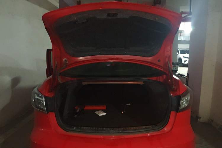 Used Mazda 3 2013 Sedan 1.6L Manual Elite Model Trunk