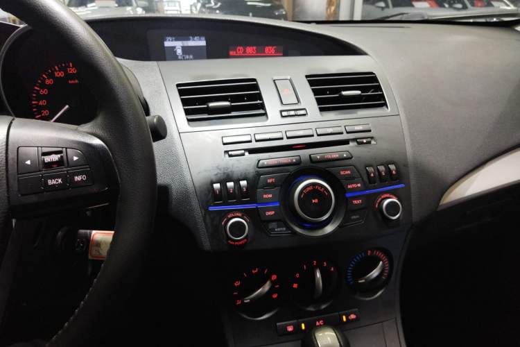 Used Mazda 3 2013 Sedan 1.6L Automatic Elite Model Audio And AC Panel