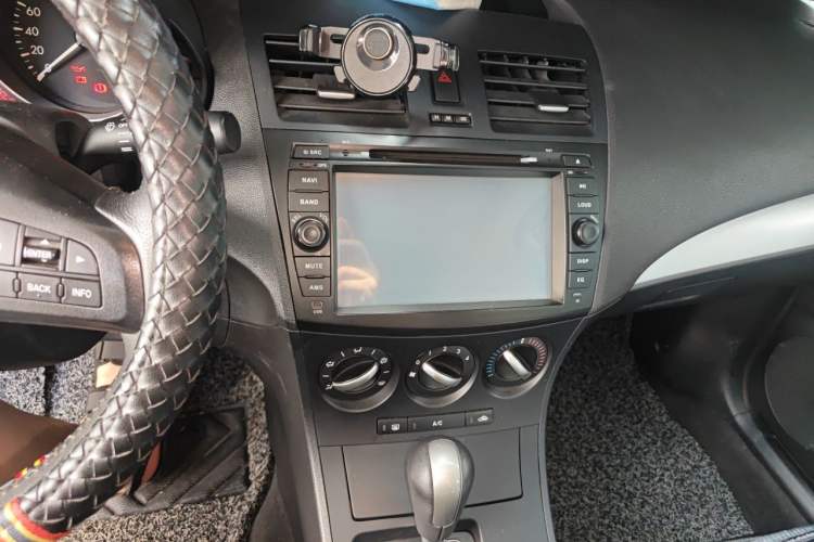 Used Mazda 3 2013 Sedan 1.6L Automatic Elite Model Audio And AC Panel