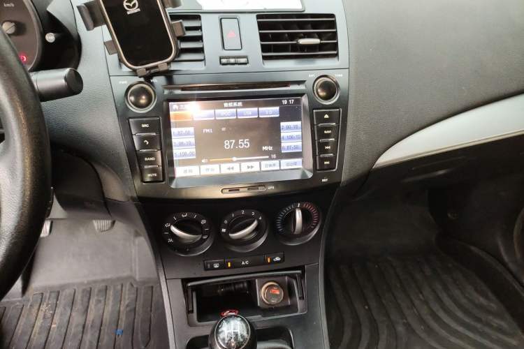 Used Mazda 3 2013 Sedan 1.6L Manual Elite Model Audio And AC Panel
