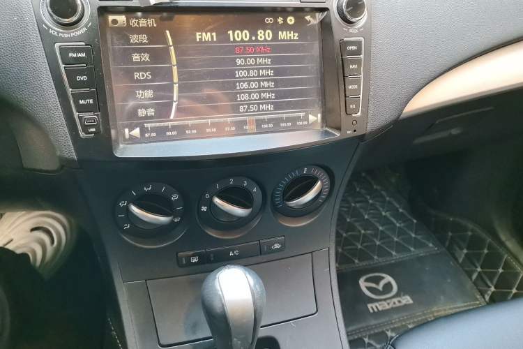 Used Mazda 3 2013 Sedan 1.6L Automatic Elite Model Audio And AC Panel