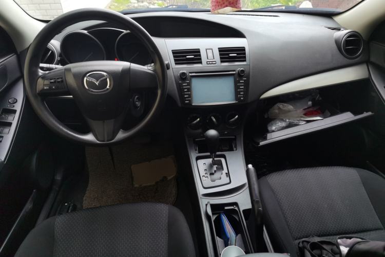 Used Mazda 3 2013 Hatchback 1.6L Automatic Elite Model Center Console