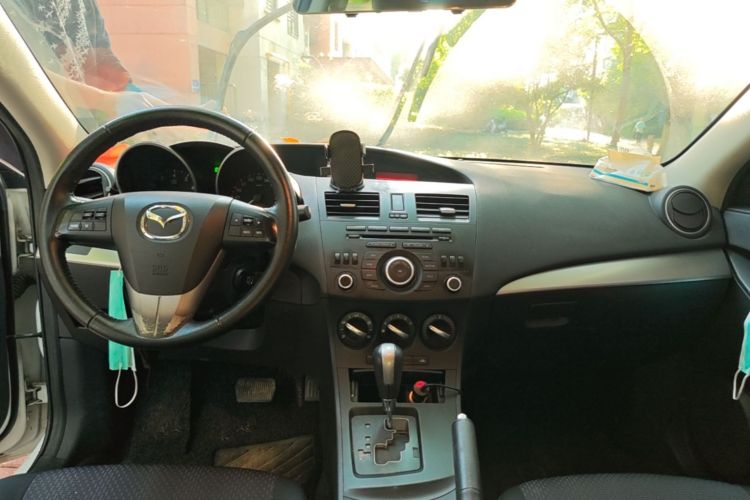 Used Mazda 3 2013 Sedan 1.6L Automatic Elite Model Center Console