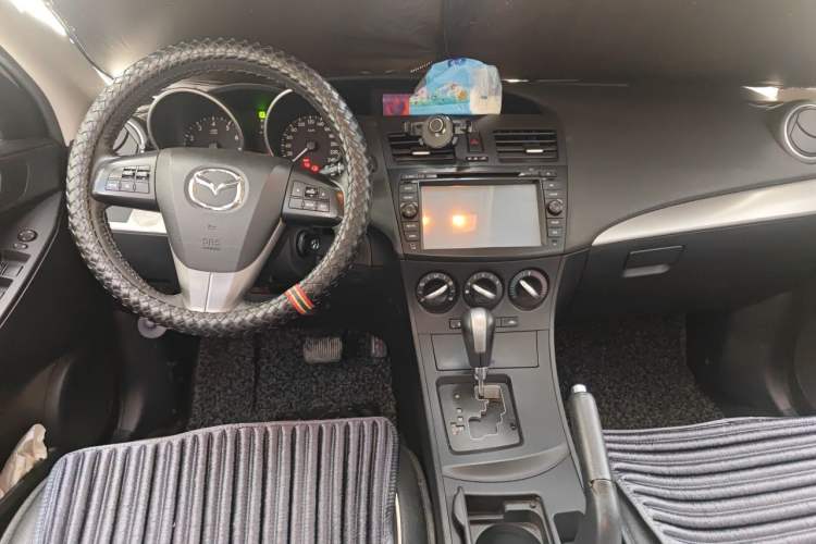 Used Mazda 3 2013 Sedan 1.6L Automatic Elite Model Center Console