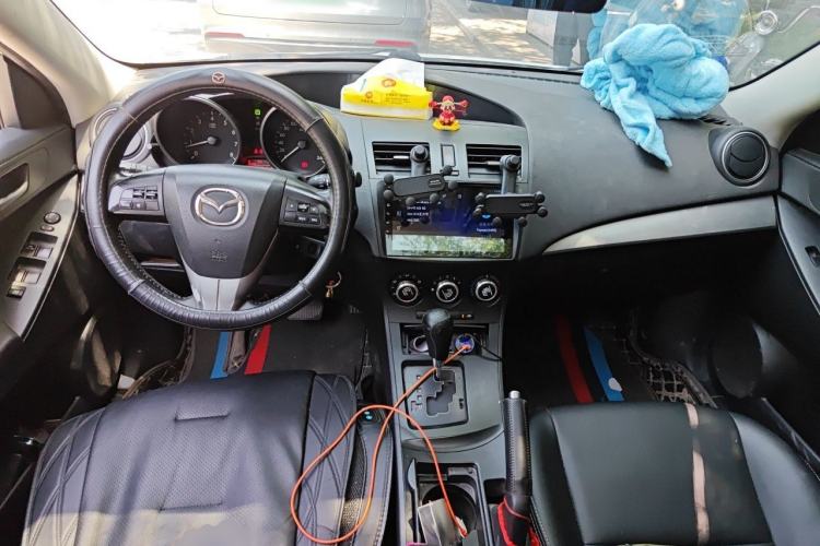 Used Mazda 3 2013 Sedan 1.6L Automatic Elite Model Center Console