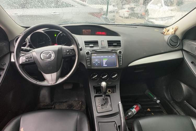 Used Mazda 3 2013 Sedan 1.6L Automatic Elite Model Center Console