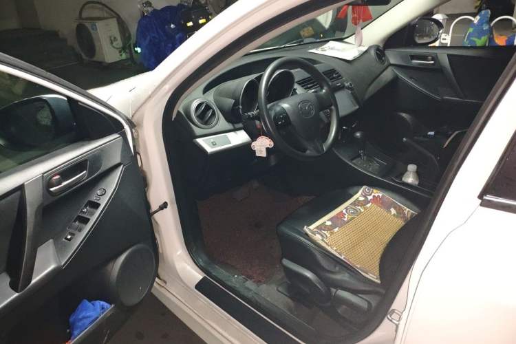 Used Mazda 3 2013 Hatchback 1.6L Automatic Elite Model Driver Seat