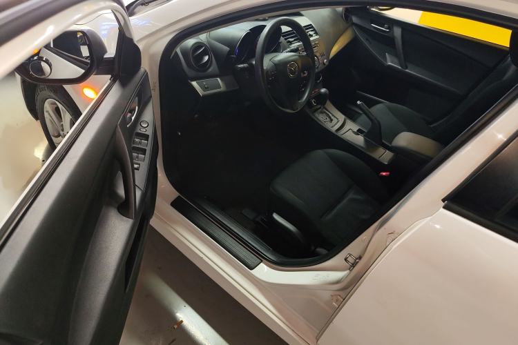 Used Mazda 3 2013 Hatchback 1.6L Automatic Elite Model Driver Seat