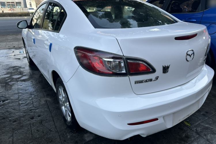 Used Mazda 3 2013 Sedan 1.6L Automatic Elite Model Exterior 3