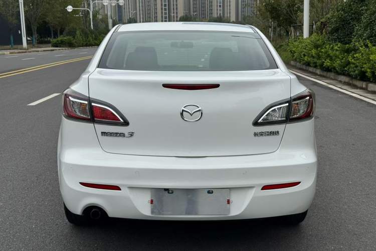 Used Mazda 3 2013 Sedan 1.6L Automatic Elite Model Exterior 3