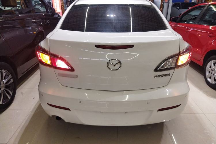 Used Mazda 3 2013 Sedan 1.6L Automatic Elite Model Exterior 4