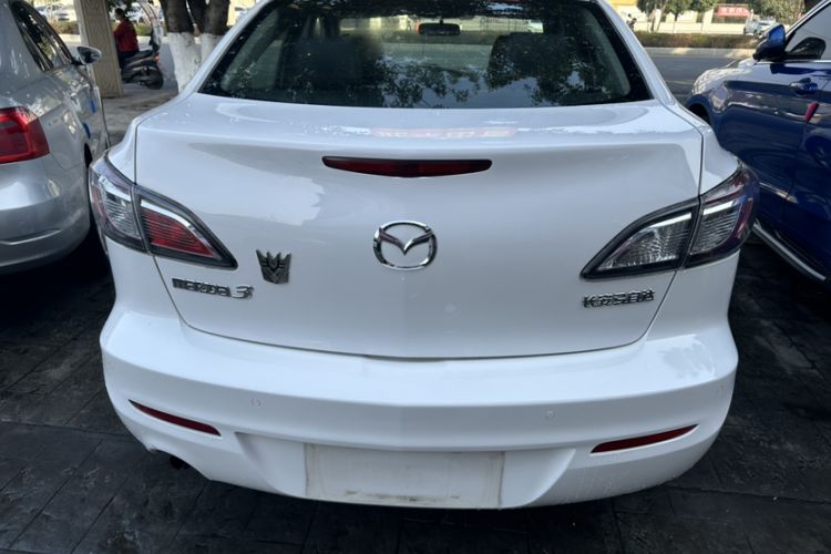 Used Mazda 3 2013 Sedan 1.6L Automatic Elite Model Exterior 4