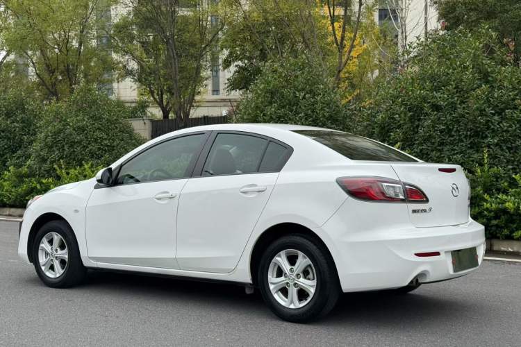 Used Mazda 3 2013 Sedan 1.6L Automatic Elite Model Exterior 4