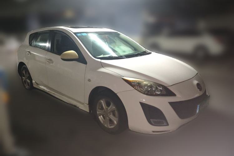 Used Mazda 3 2013 Hatchback 1.6L Automatic Elite Model Front Right 45 Deg
