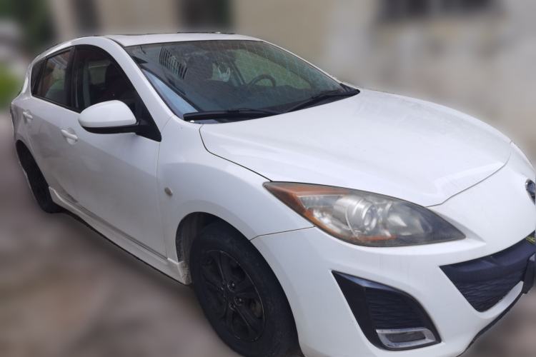 Used Mazda 3 2013 Hatchback 1.6L Automatic Elite Model Front Right 45 Deg