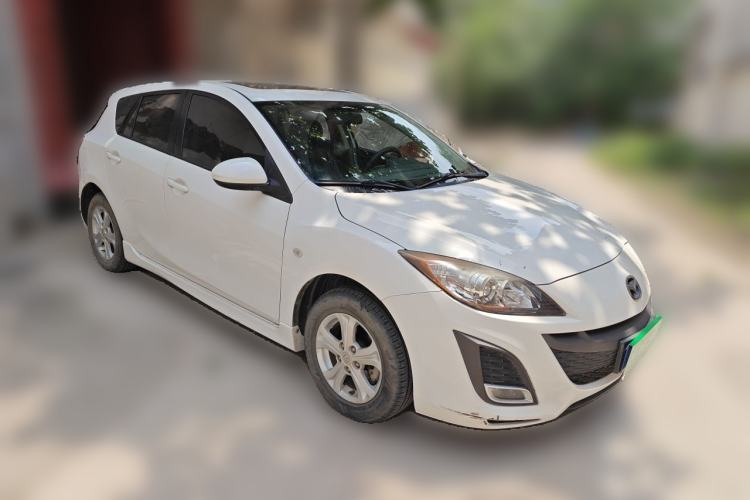 Used Mazda 3 2013 Hatchback 1.6L Automatic Elite Model Front Right 45 Deg