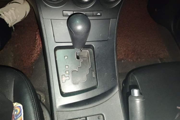 Used Mazda 3 2013 Hatchback 1.6L Automatic Elite Model Gear Lever