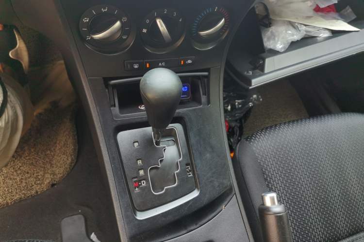 Used Mazda 3 2013 Hatchback 1.6L Automatic Elite Model Gear Lever