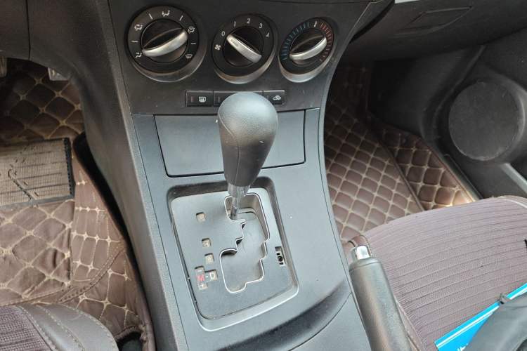 Used Mazda 3 2013 Hatchback 1.6L Automatic Elite Model Gear Lever