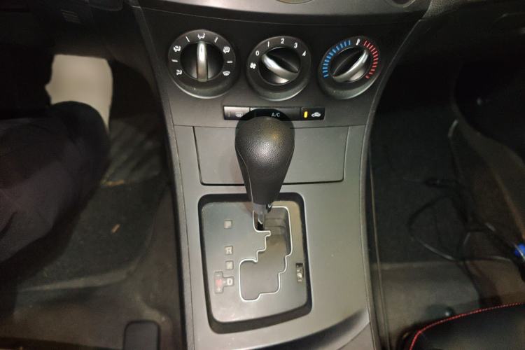Used Mazda 3 2013 Hatchback 1.6L Automatic Elite Model Gear Lever