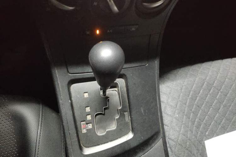 Used Mazda 3 2013 Hatchback 1.6L Automatic Elite Model Gear Lever