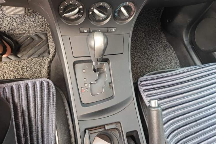 Used Mazda 3 2013 Sedan 1.6L Automatic Elite Model Gear Lever