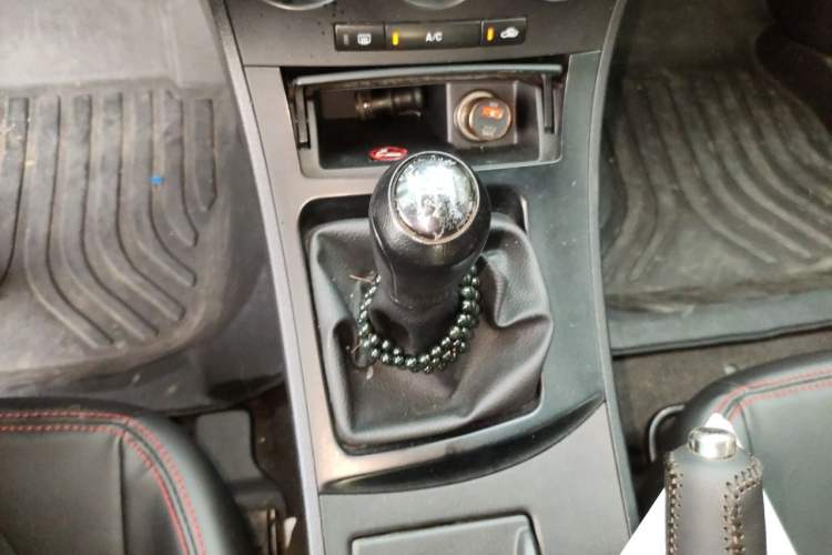 Used Mazda 3 2013 Sedan 1.6L Manual Elite Model Gear Lever