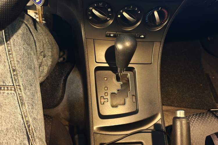 Used Mazda 3 2013 Hatchback 1.6L Automatic Elite Model Gear Lever