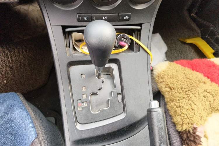 Used Mazda 3 2013 Hatchback 1.6L Automatic Elite Model Gear Lever