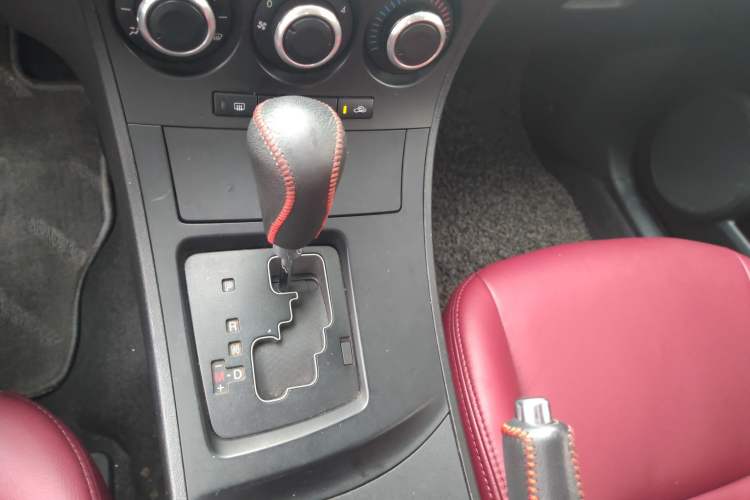Used Mazda 3 2013 Hatchback 1.6L Automatic Elite Model Gear Lever