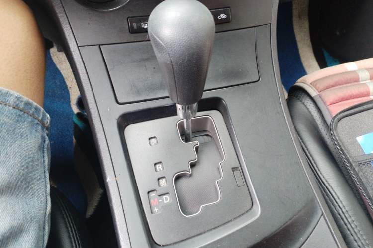 Used Mazda 3 2013 Hatchback 1.6L Automatic Elite Model Gear Lever