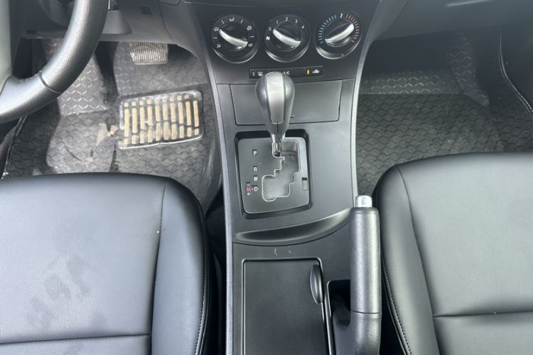 Used Mazda 3 2013 Sedan 1.6L Automatic Elite Model Interior 3